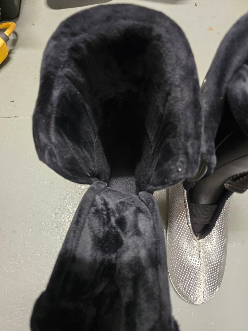 ATOMIC REDSTER 子ども用スキー ブーツ