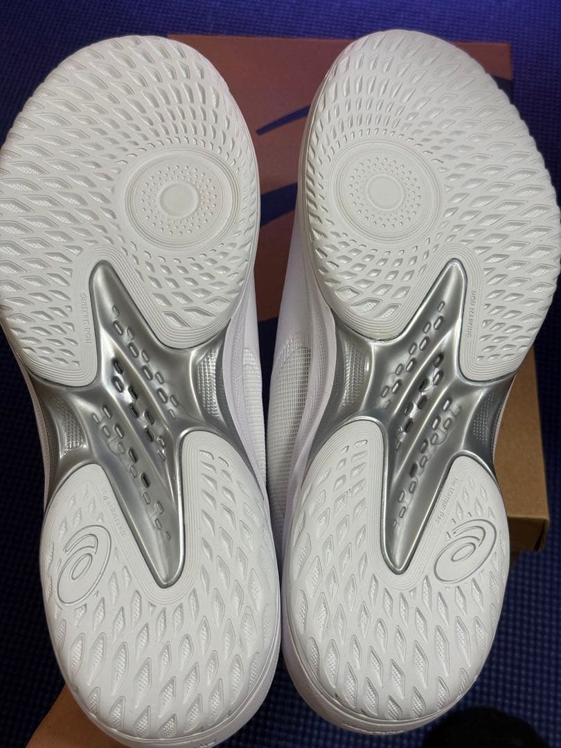 【新品】アシックス GLIDE NOVA FF4 グライドノヴァ 27.5cm