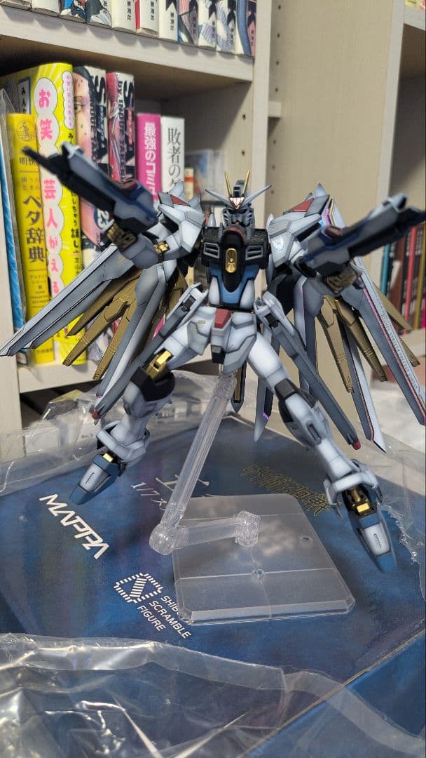 HG　マイティーストライクフリーダムガンダム　塗装完成品