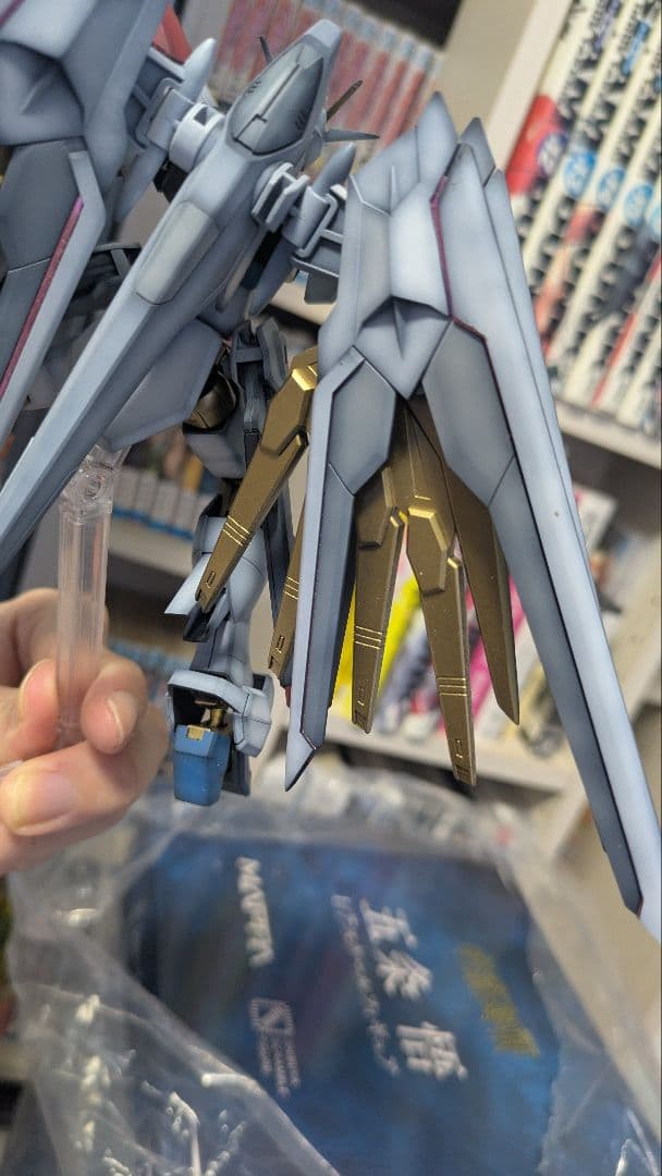 HG　マイティーストライクフリーダムガンダム　塗装完成品
