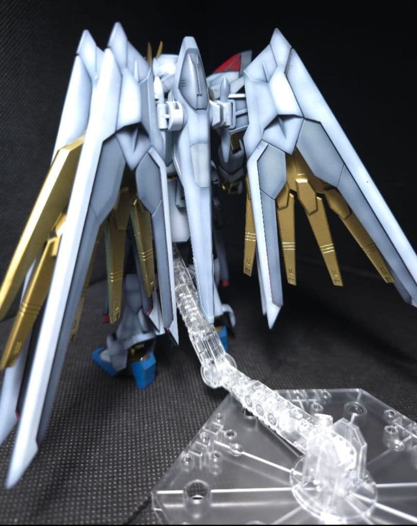 HG　マイティーストライクフリーダムガンダム　塗装完成品