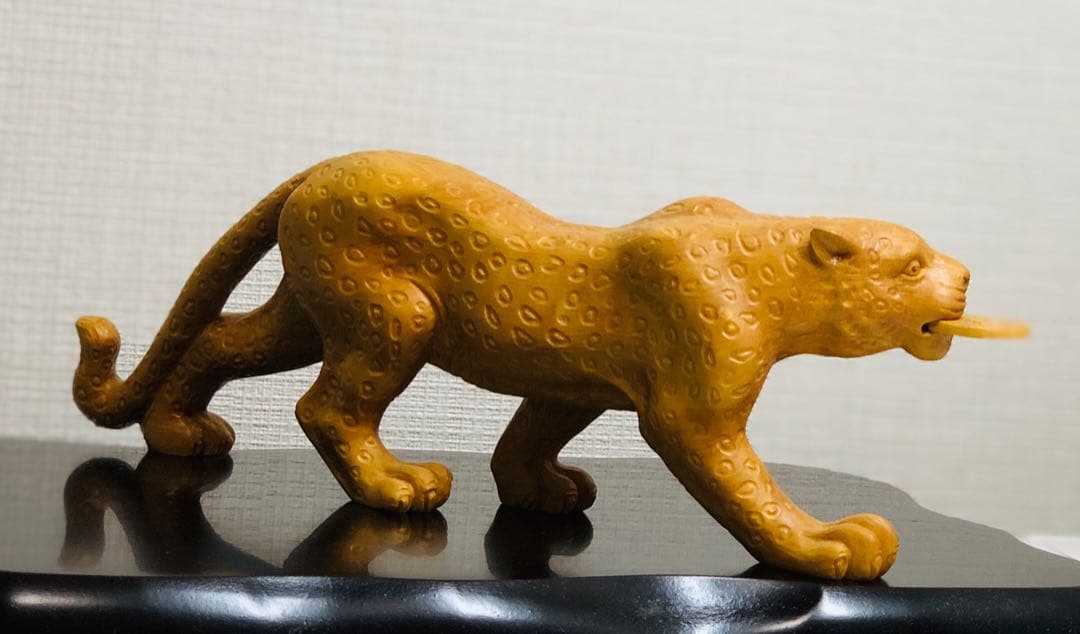 黄楊彫り 豹（ヒョウ）財神
