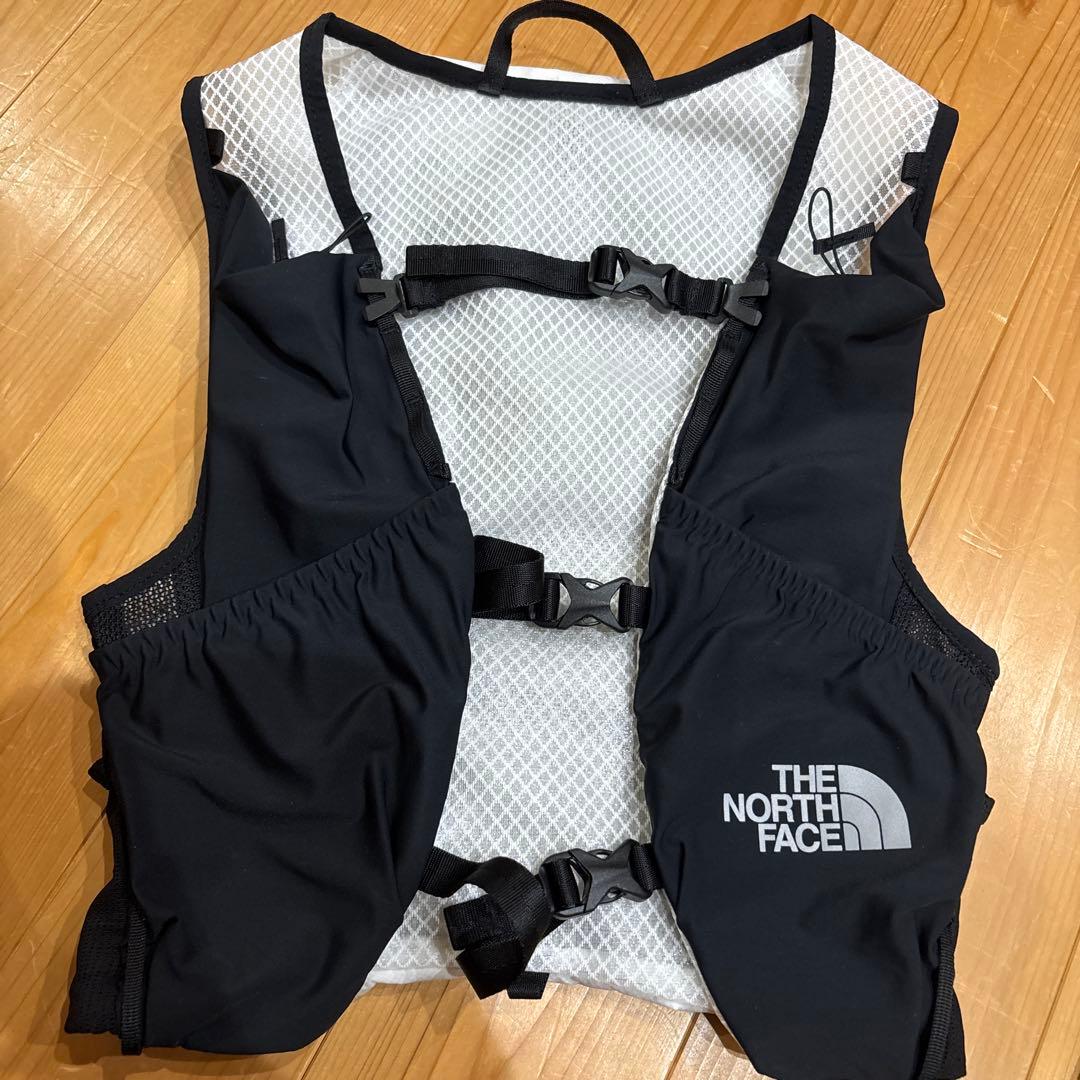 【美品】ノースフェイス リュック TR6 ホワイトxブラック NM62105 S