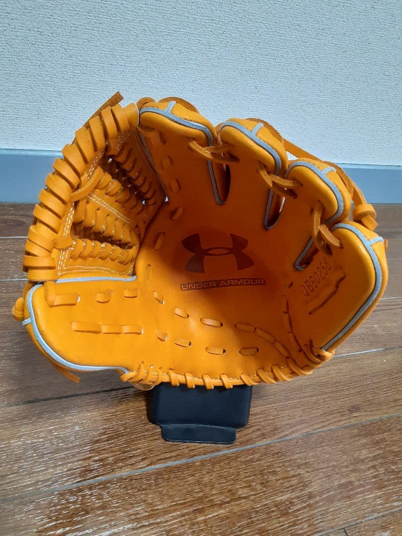 Under Armour 野球用グローブ カラー：DOR