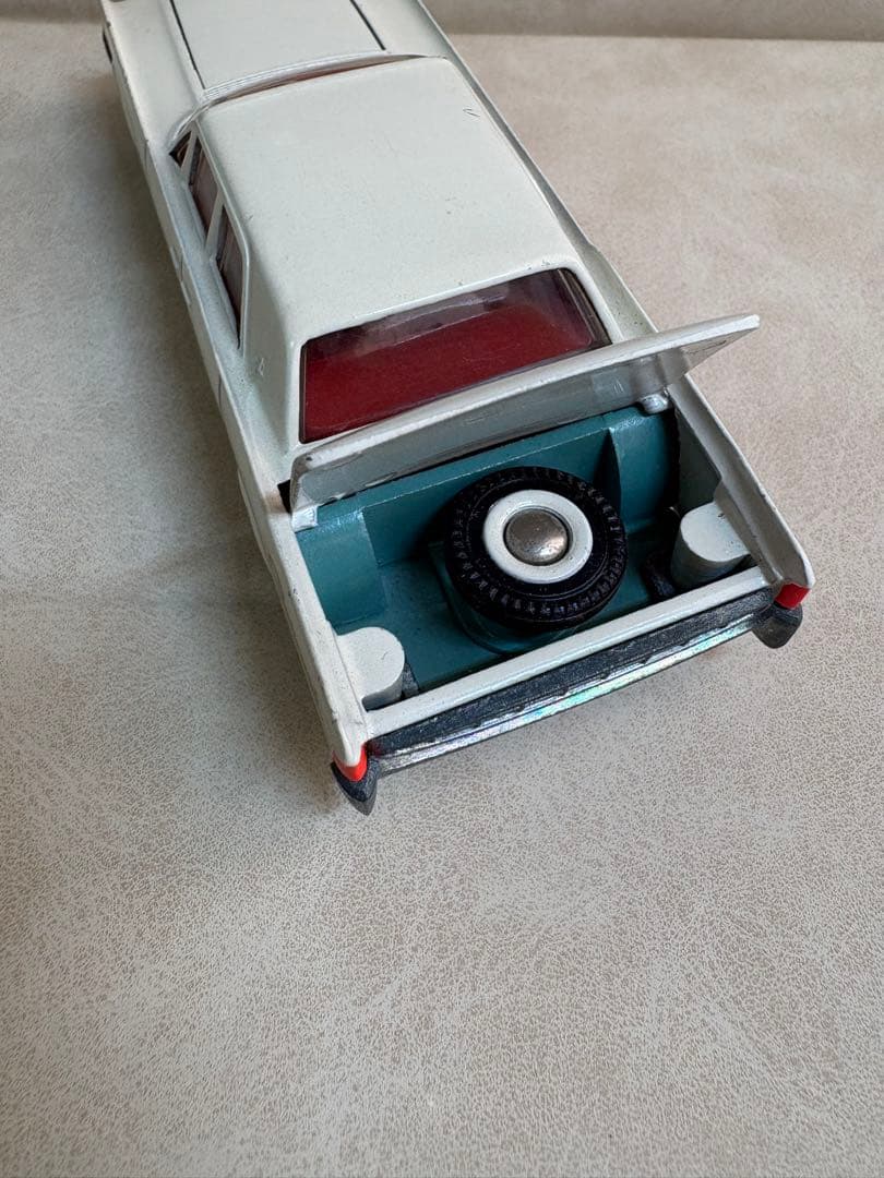 ヴィンテージミニカー　フォードリンカーン コンチネンタル 白　テクノ・デンマーク