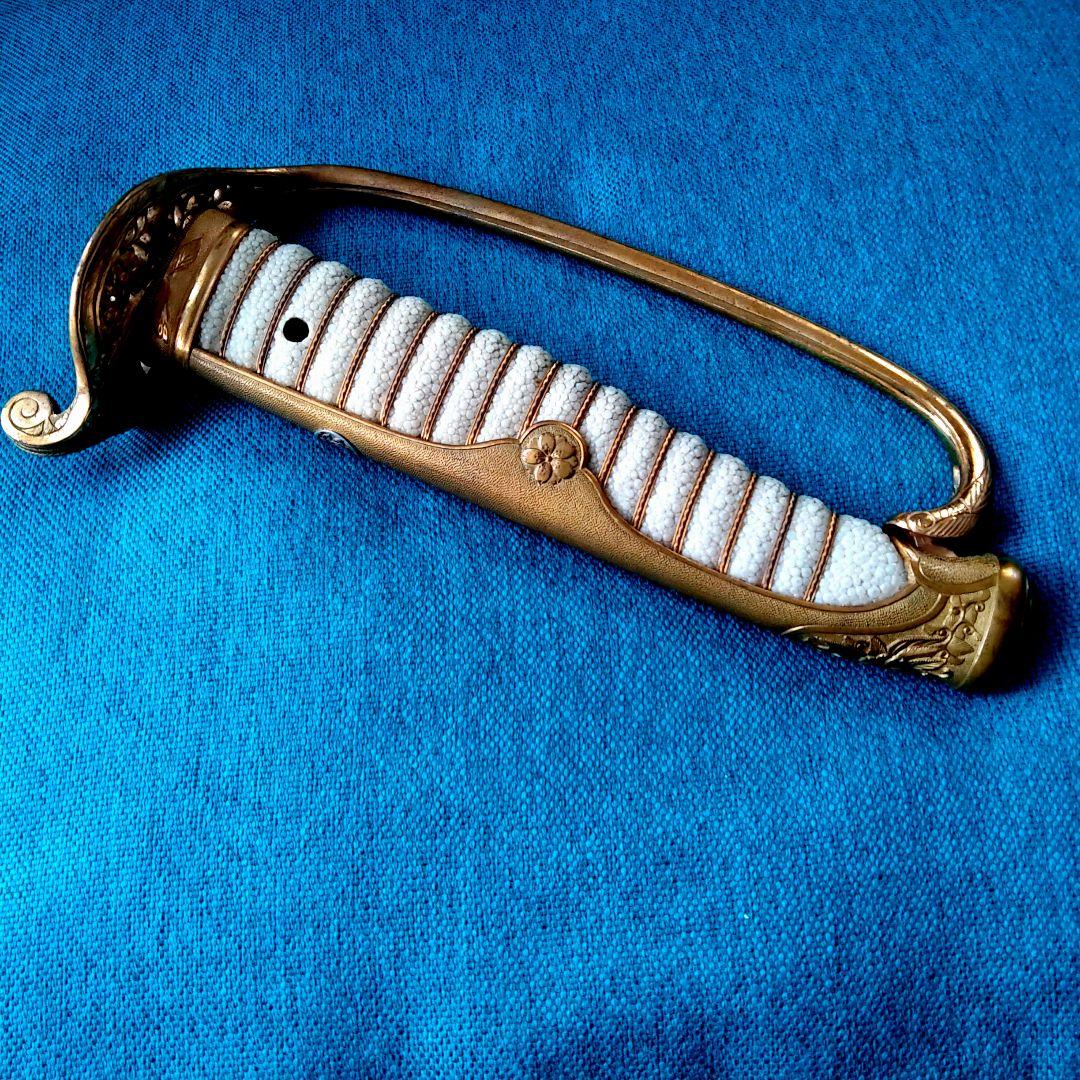 旧日本陸軍・軍刀ノ柄手・家紋入りです。自宅蔵出し。値下不可品。