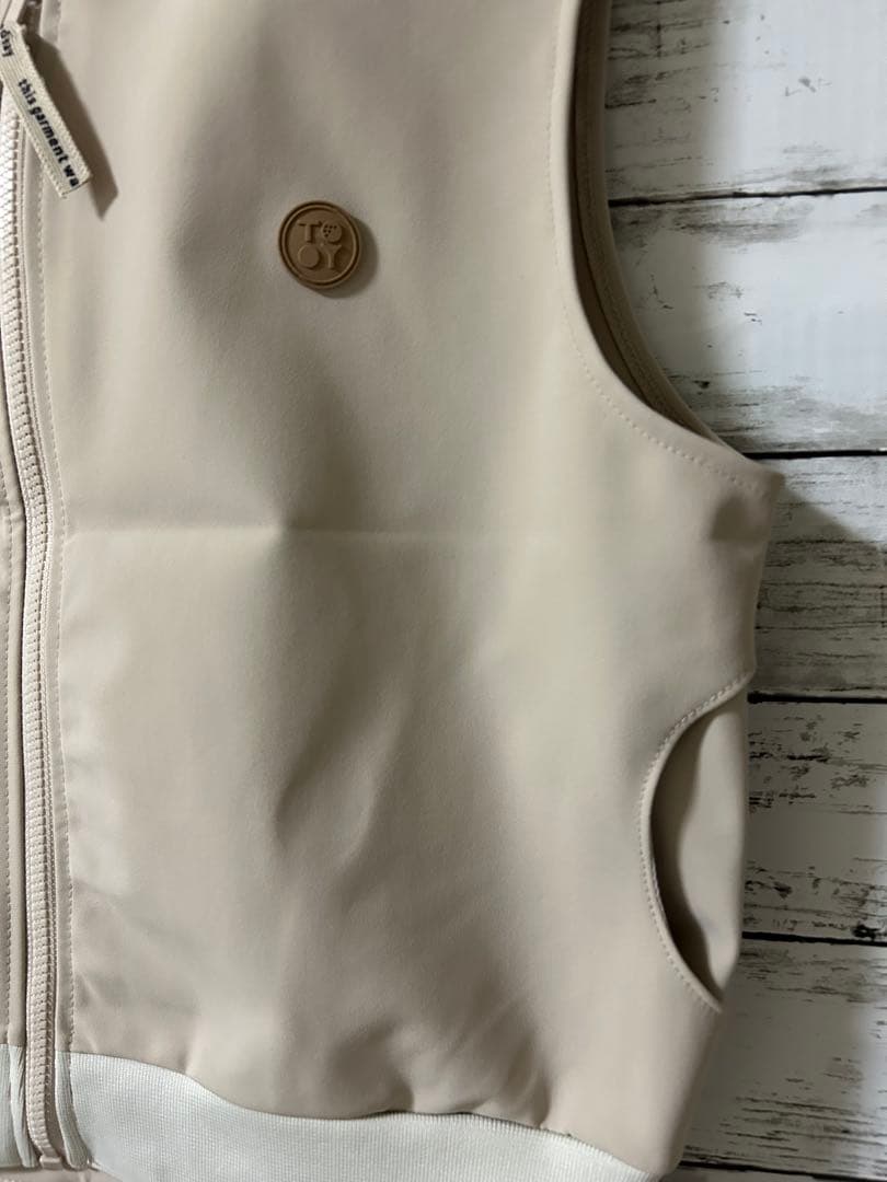 レディースゴルフウェアセットアップ　ベスト　スカートLサイズ　ベージュ　秋服