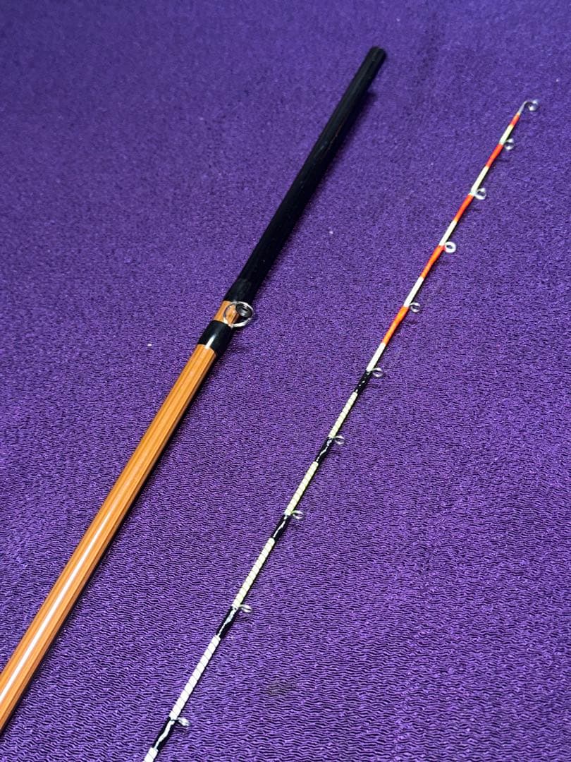 グラス無垢穂先の ヘチ竿 尾浦ニ一〇 手元カーボン2本継 210cm 黒竹握り