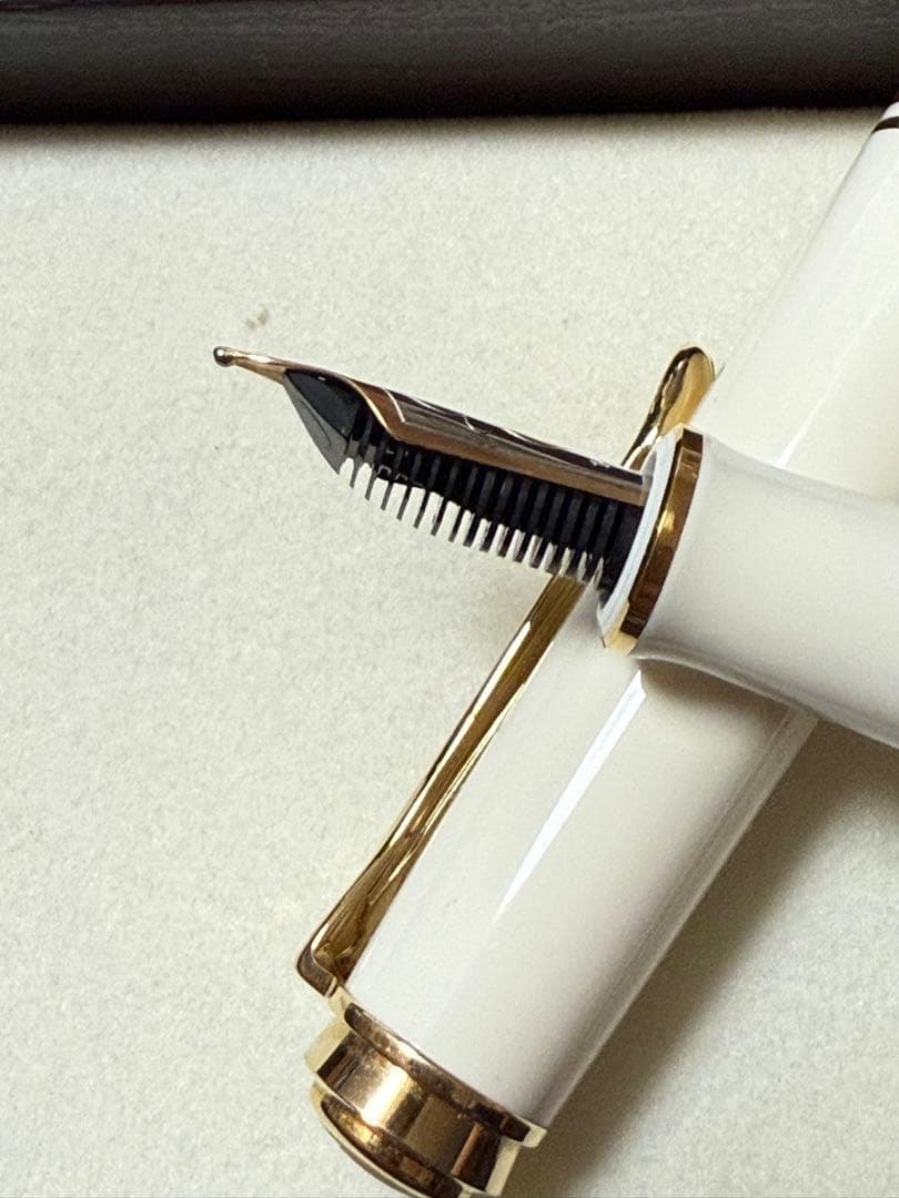 中古　万年筆　ペリカン M600 ホワイトトータス M