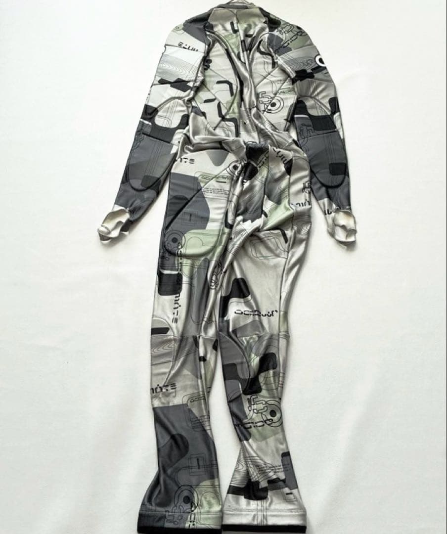 【高機能】GOLDWIN レーシングワンピース スキー スノーボード 総柄 M