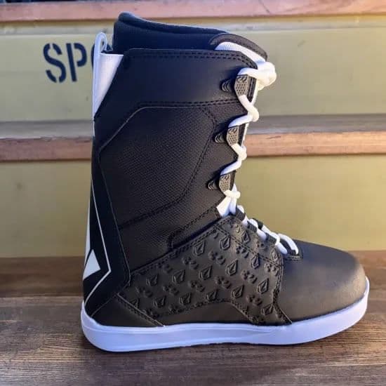 THIRTYTWO 2026 【LASHED VOLCOM】26.0cm