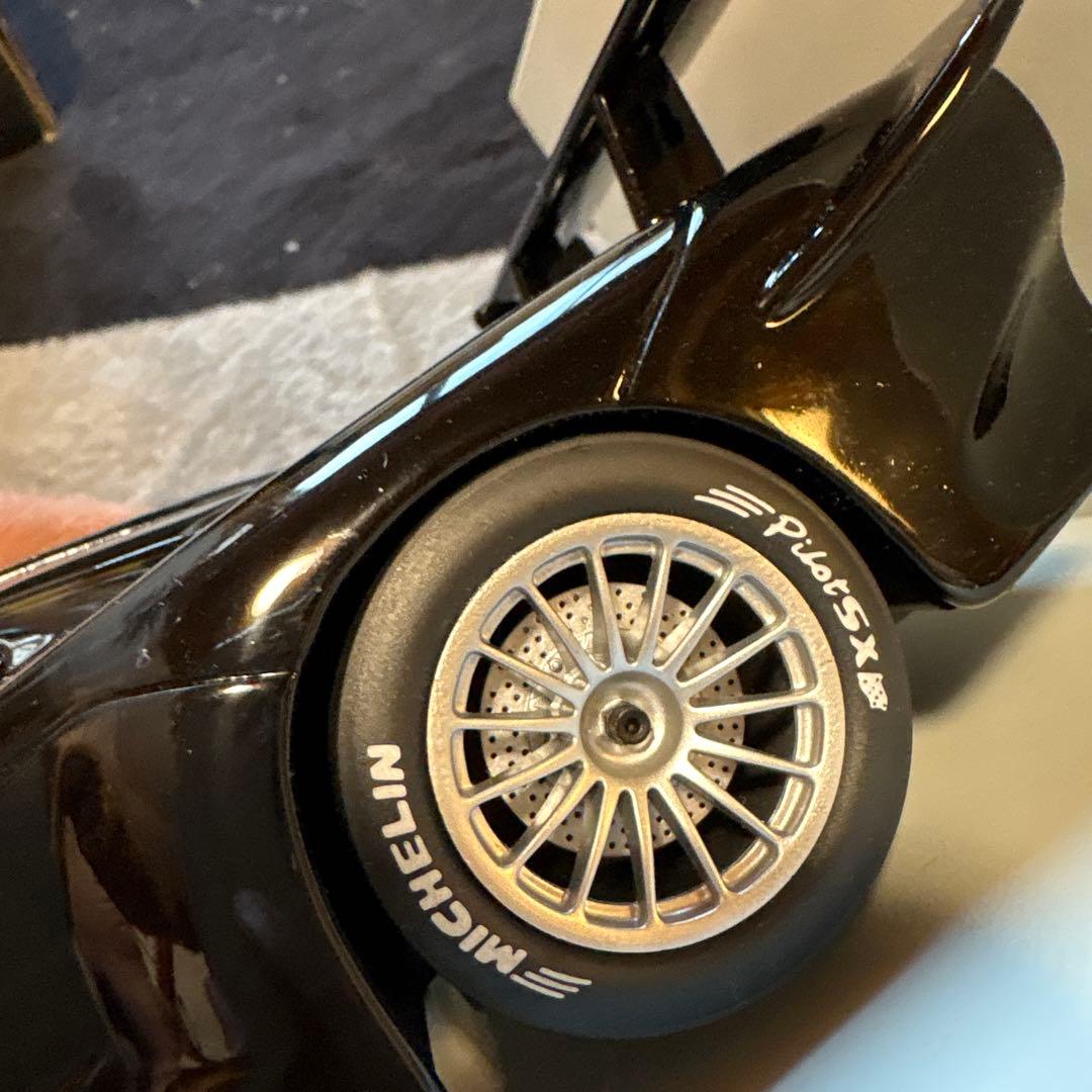 McLaren F1 GTR UT models 1/18スケール