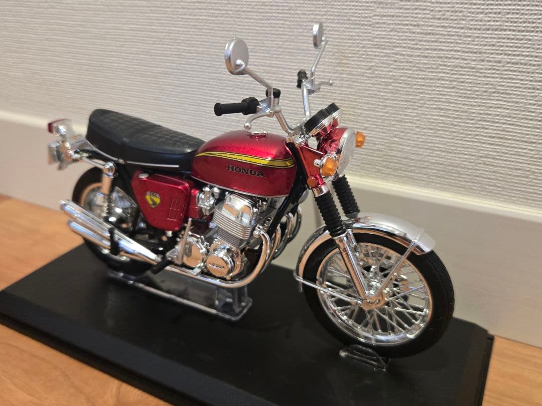 ホンダ CB750FOUR キャンディレッド アオシマ 1/12 バイク