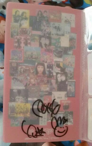 PUFFYの直筆サイン入りトレカホルダー