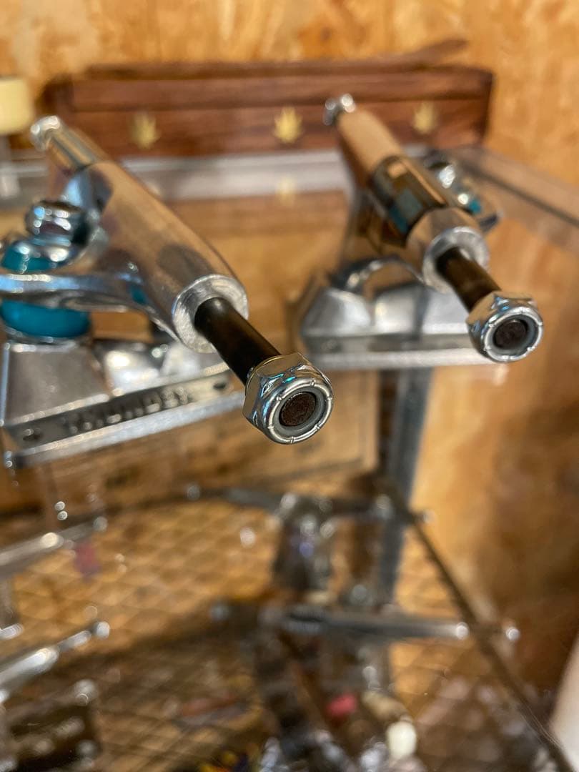 THUNDER TRUCKS T-II 147 スケボートラック