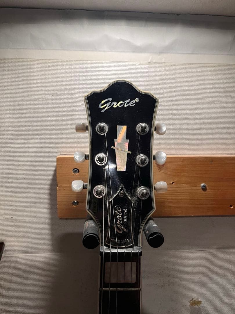 Grote セミアコ　ギター