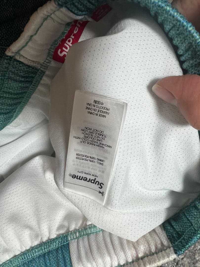 Supreme グラデーションハーフパンツ　サッカーショーツ