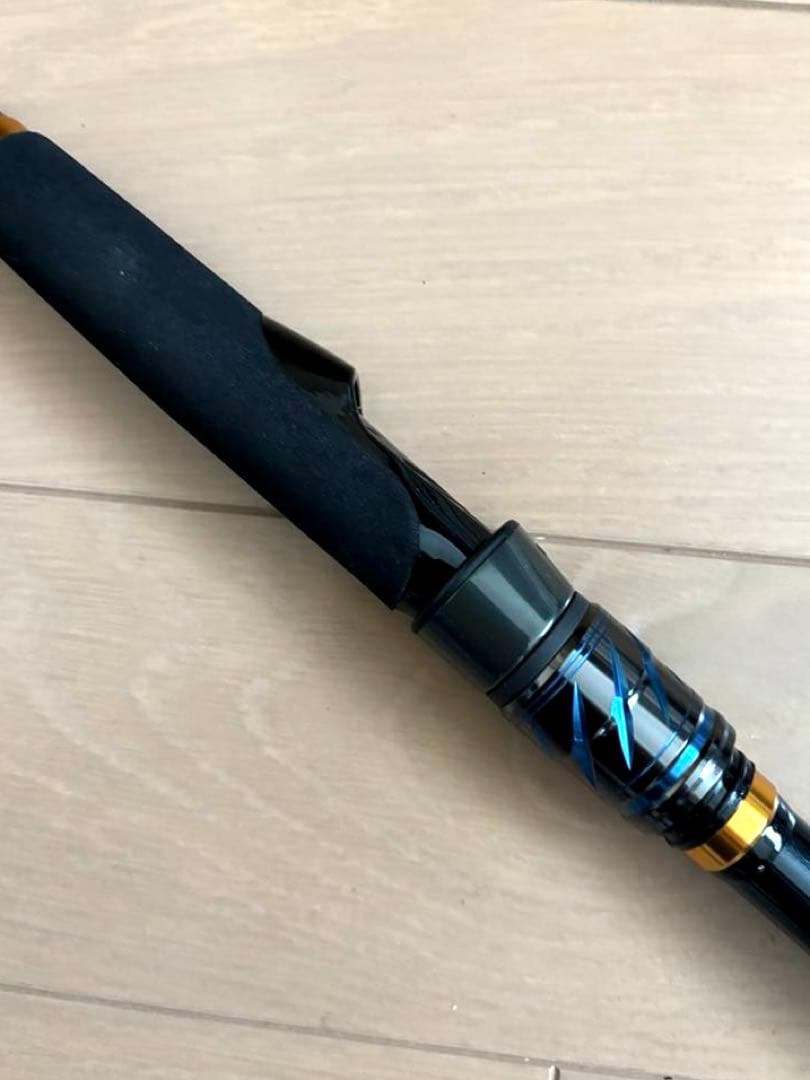 ★美used ダイワ 海上釣堀 クラブブルーキャビン MH-300 青物 真鯛