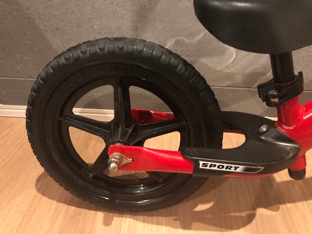 〓超美品〓　ストライダー　赤　レッド　12　カバー付　STRIDER　室内保管