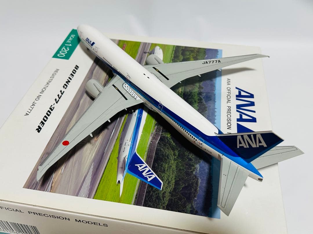 全日空商事 1/200 ANA 777-300ER NH20017