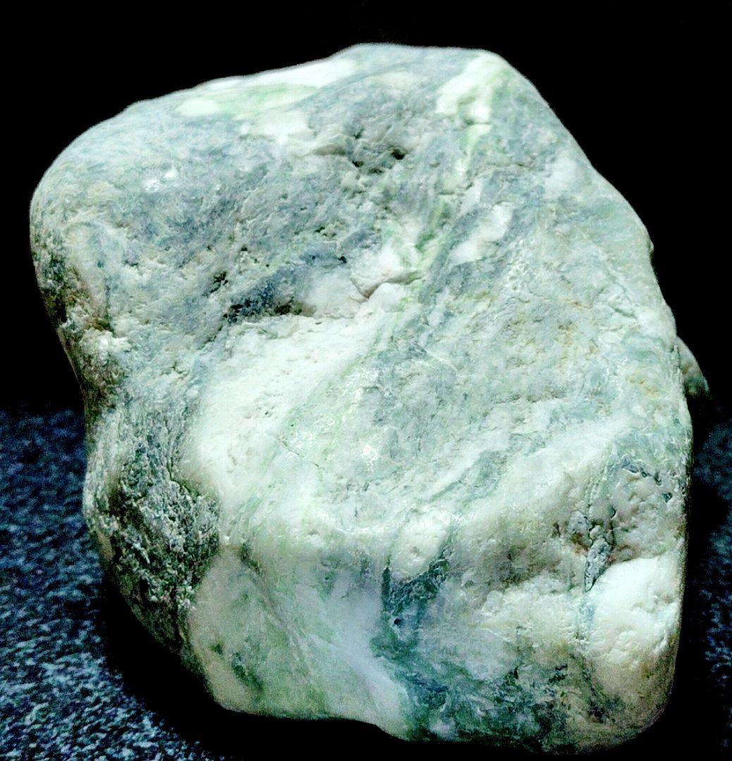 ★翡翠原石★糸魚川硬玉【小滝・転石・バレル磨き3,672ｇ】