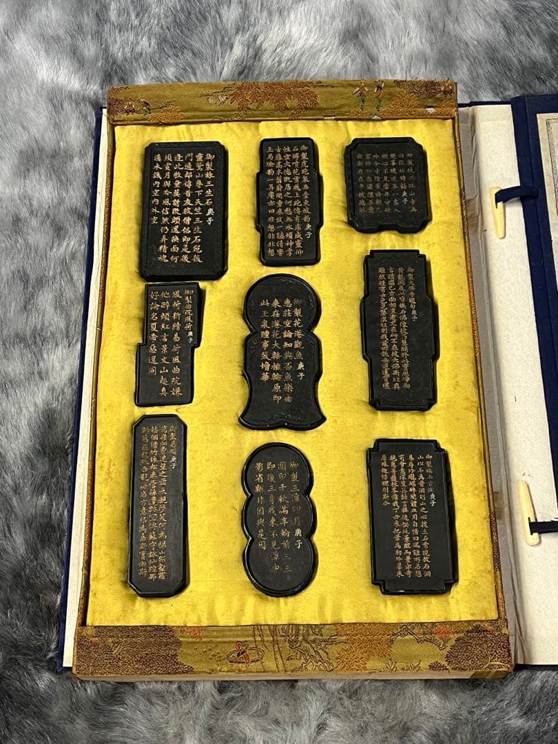 中国　書道　古墨　希少 珍品 唐墨 古墨 固形墨 中国美術 古玩 共箱 紙箱