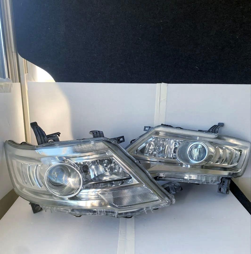 日産 セレナ C25 前期 中期 純正HID ヘッドライト 左右セット