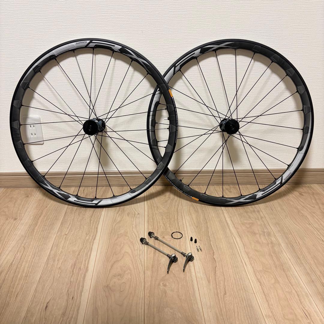 【ほぼ未使用品】シマノ WH-RX830-TL 700c フロントリア セット