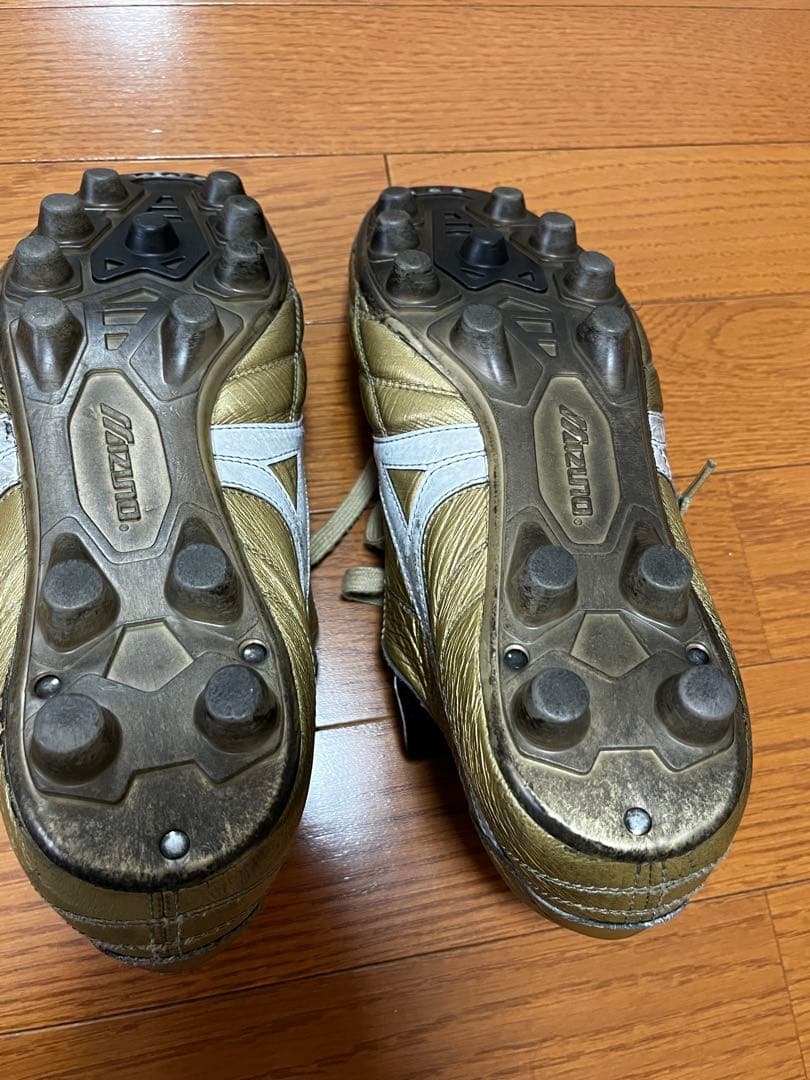 （限定モデル）ミズノモレリア　ゴールド　25.5cm