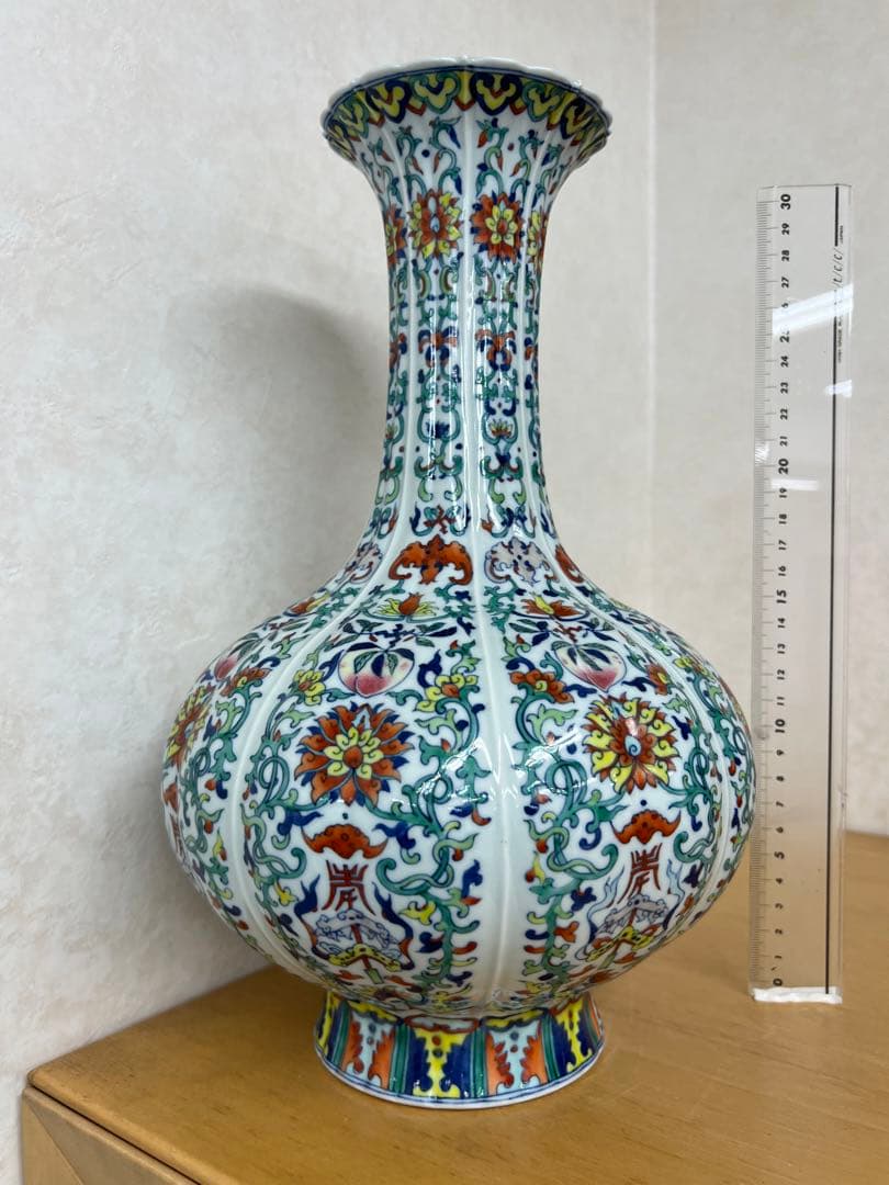 中国清乾隆年製銘斗彩八宝紋瓶官窯アンティーク唐物　骨董古美術江戸コレクション青磁