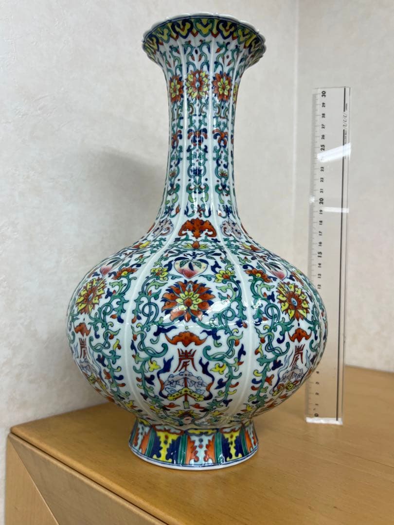 中国清乾隆年製銘斗彩八宝紋瓶官窯アンティーク唐物　骨董古美術江戸コレクション青磁