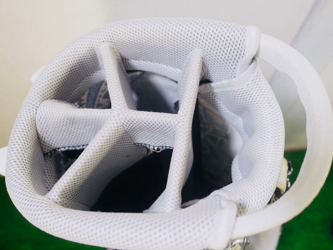 NEW BALANCE ゴルフバッグ・キャディバッグ　ニューバランス　スタンド