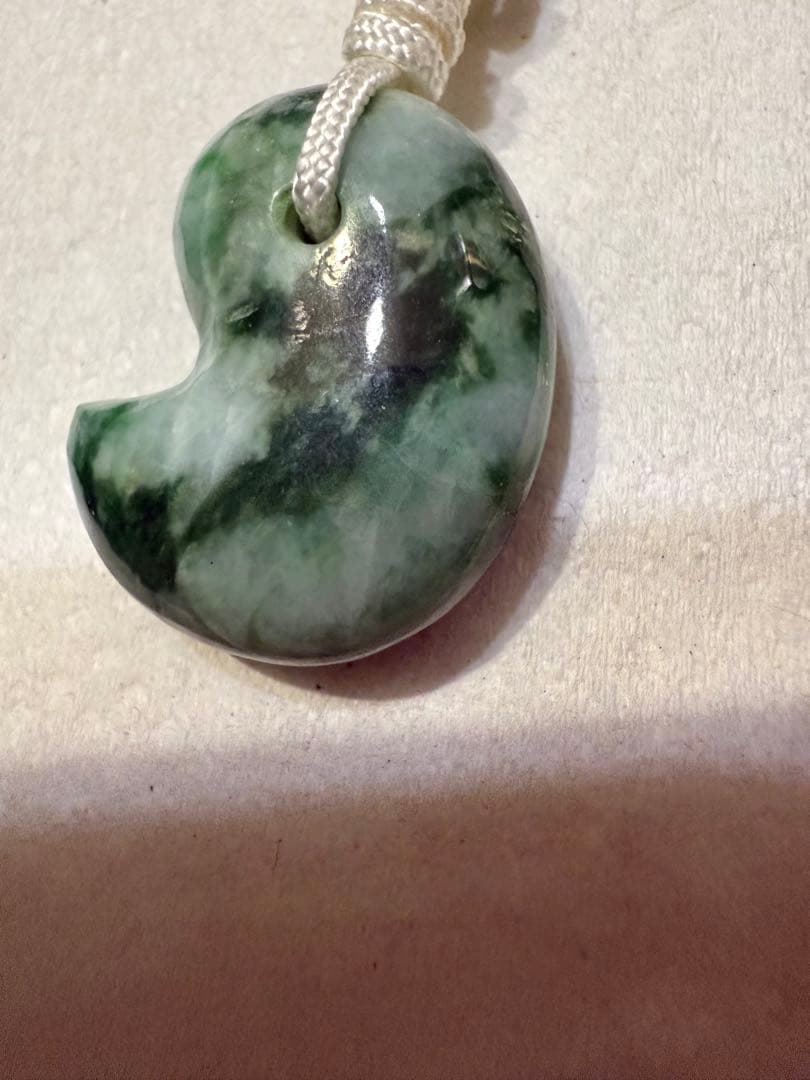 糸魚川翡翠‼️勾玉‼️翡翠（かわせみ）工房で購入品‼️見事な翡翠‼️激安出品‼️送料無料‼️