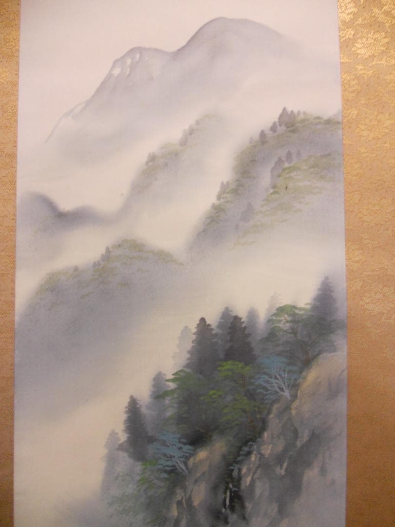 掛け軸 箕輪春秋 淡彩山水 絹本 希少 軸装 茶道具 掛軸 美品 です。
