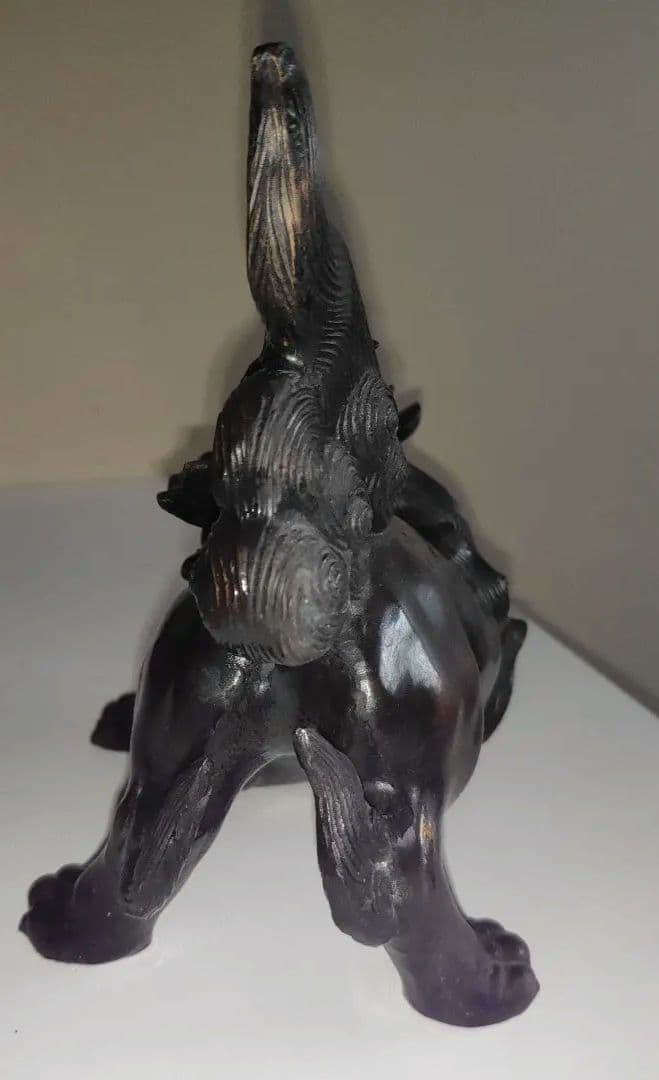 【美品】牡丹獅子 照雲作　青銅製　置物 黒漆調 魔除け 縁起物 彫刻