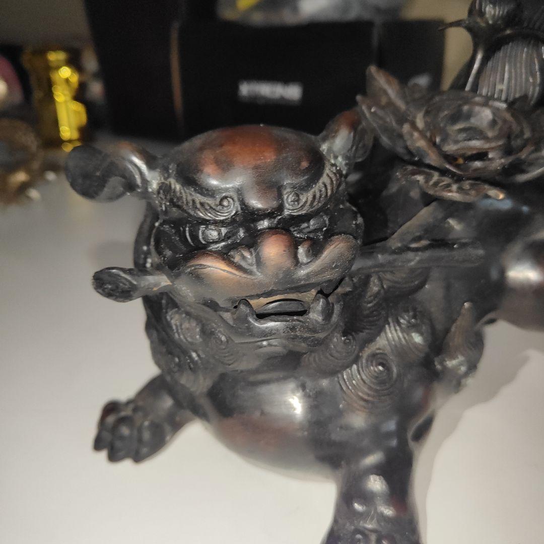 【美品】牡丹獅子 照雲作　青銅製　置物 黒漆調 魔除け 縁起物 彫刻