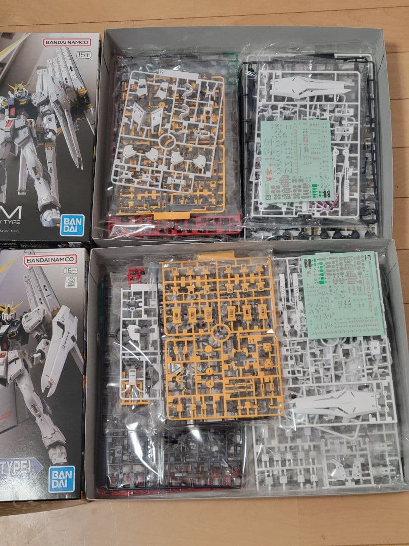 RG1/144 νガンダム&νガンダム(タブルフィンファンネル装備型)2点セット