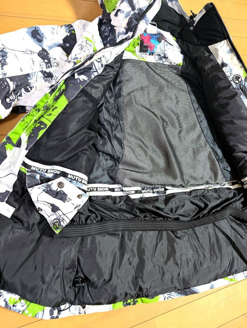 【新品タグ付】スキーウェア上下セット MUTU（ムータスノー）メンズ　М