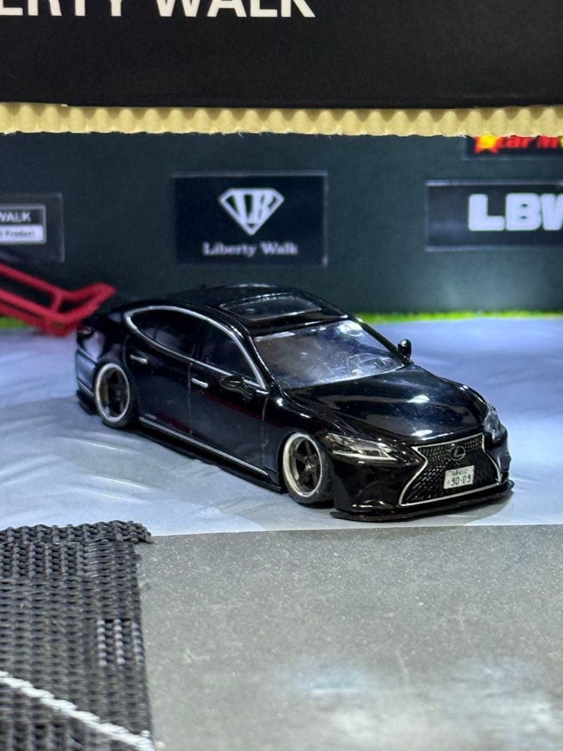 2018 Lexus ls500h 1/64 カスタム品 4本だしマフラー