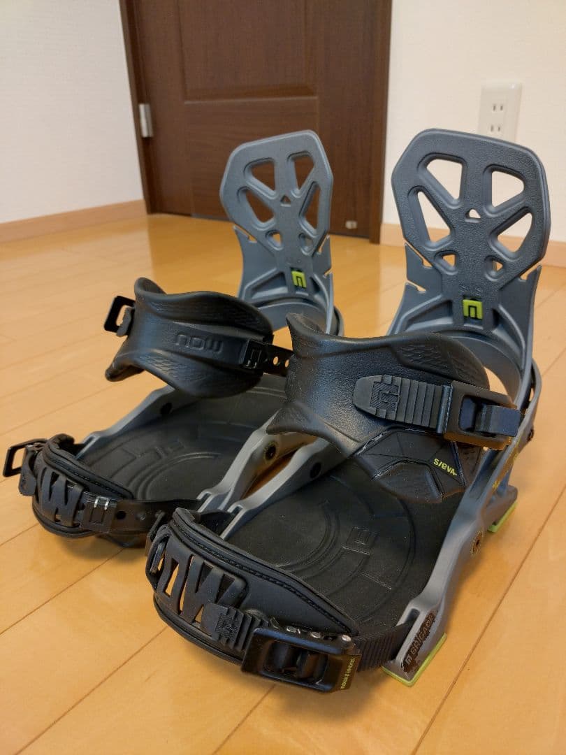 【訳あり】 スノーボード ビンディング NOW/ナウ BRIGADE Mサイズ