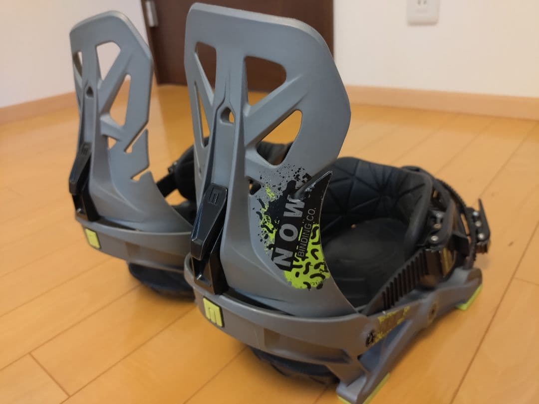 【訳あり】 スノーボード ビンディング NOW/ナウ BRIGADE Mサイズ