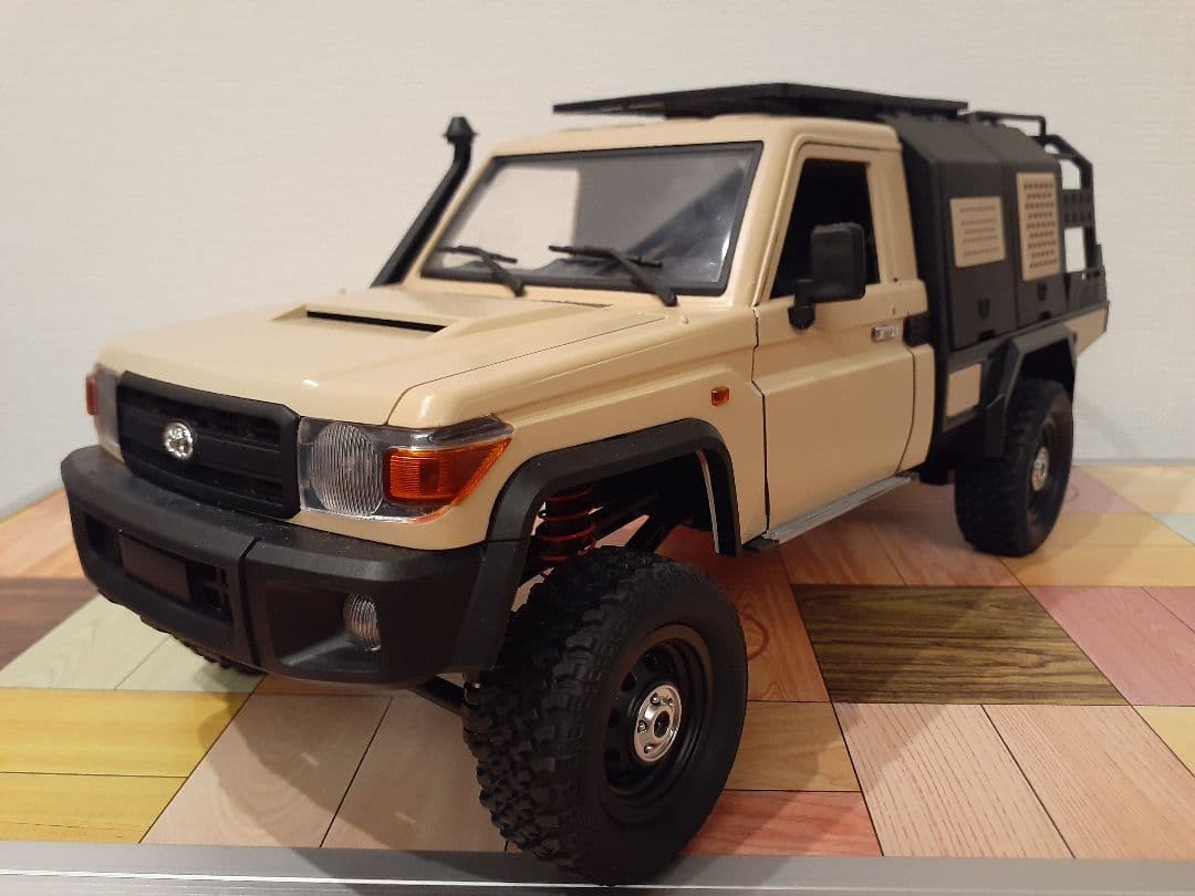 UK【全塗装済み】MN82ランドクルーザー オーバーランド仕様 フルセット