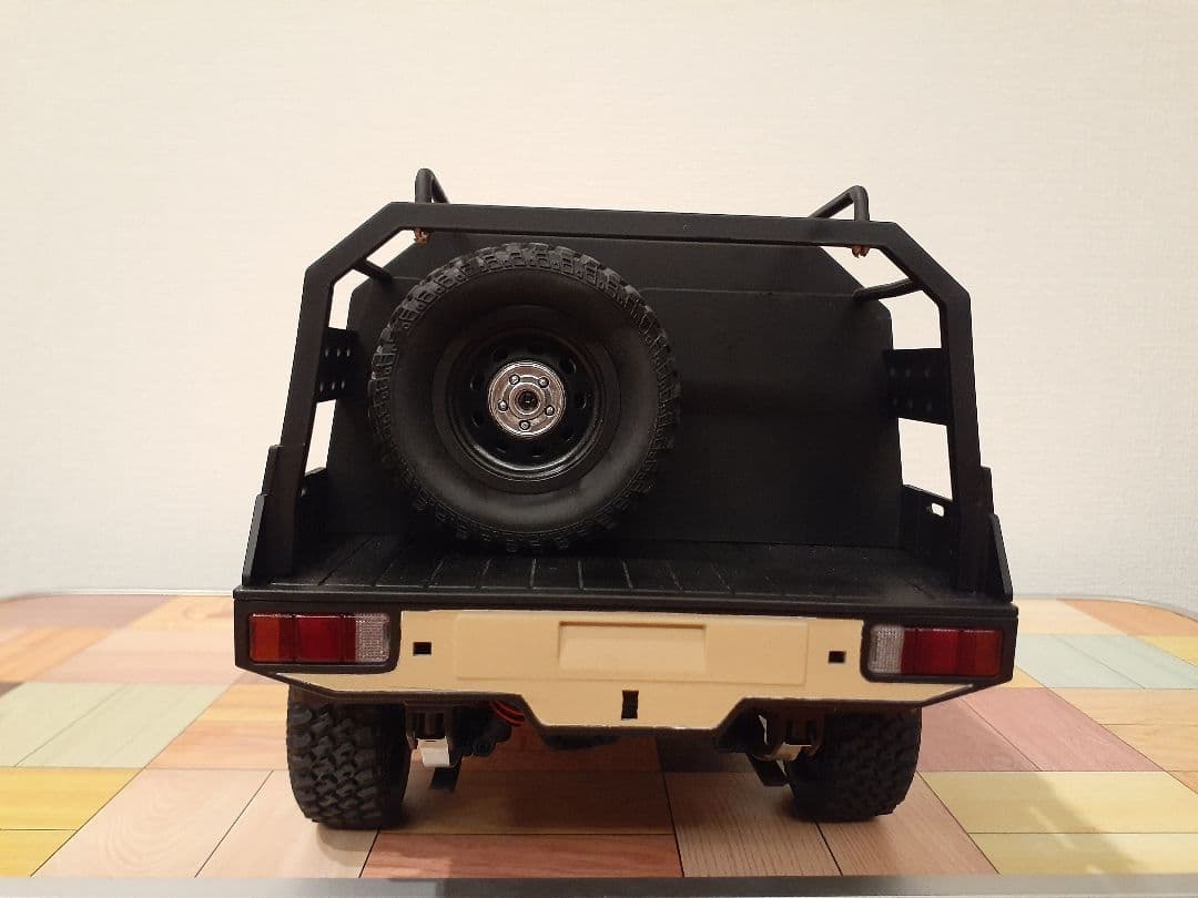 UK【全塗装済み】MN82ランドクルーザー オーバーランド仕様 フルセット