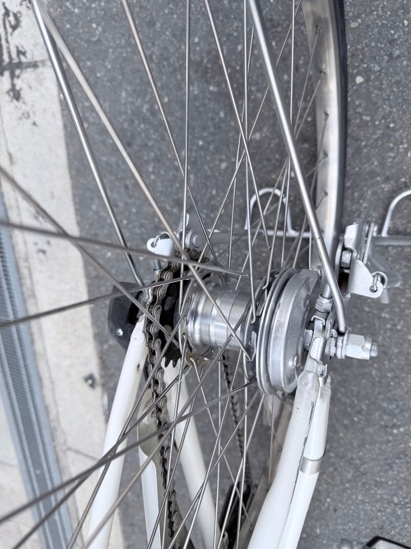 大阪府　ヤマハ　ホワイト 電動アシスト自転車 26インチ