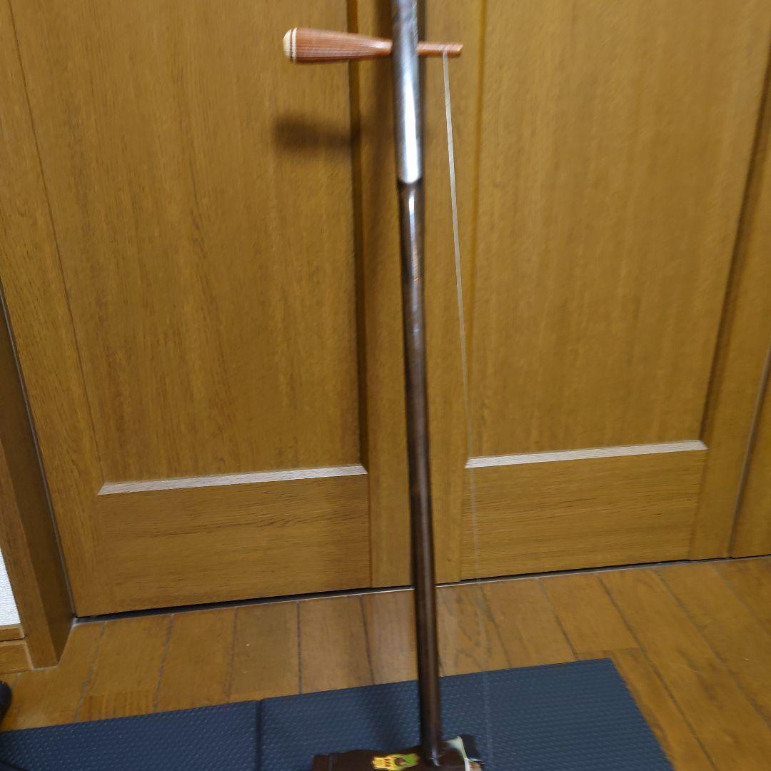 ニ胡 弦楽器 付属品多数　弓３本 中国 彫刻 ケース付き 現状販売
