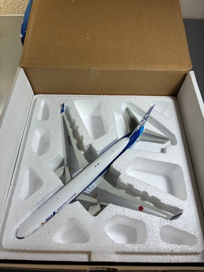 航空機・ヘリコプター Jcwings ANA Boeing767-300ER w 1/200