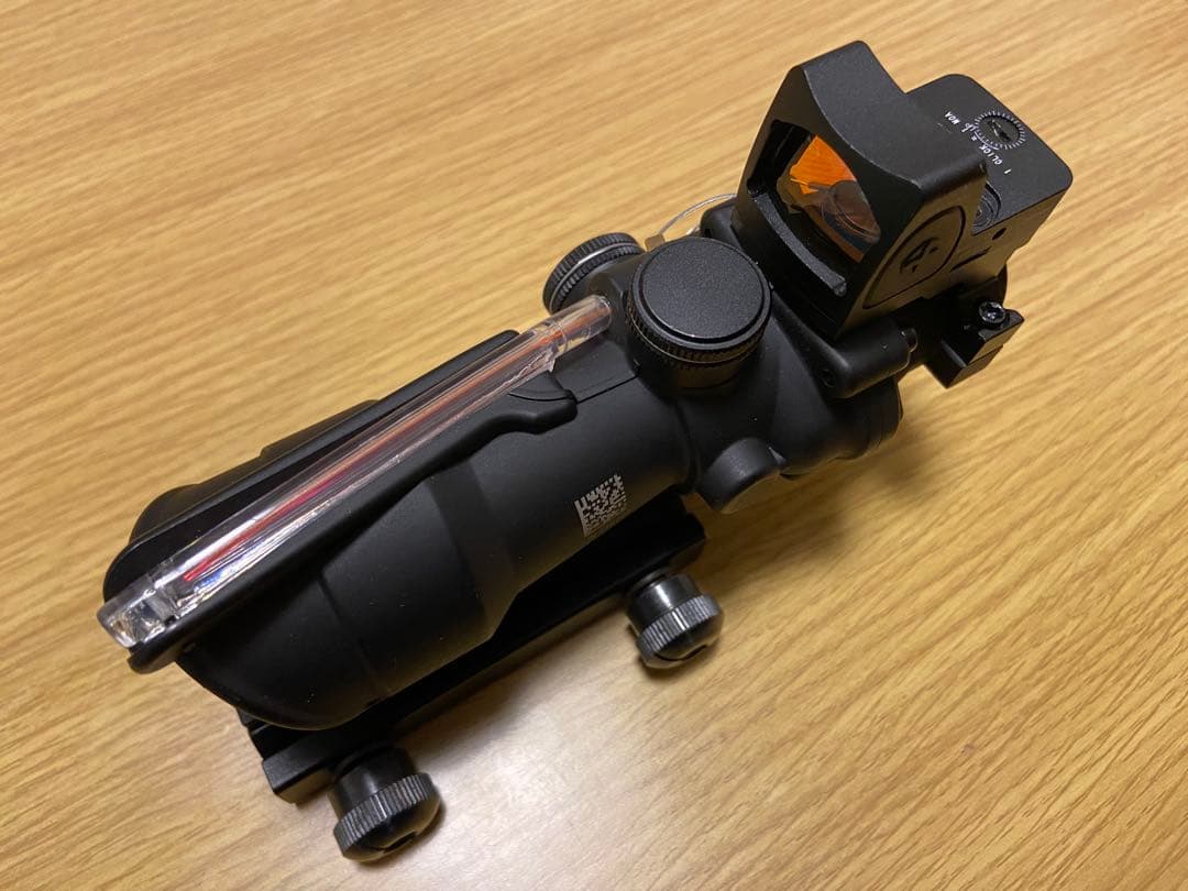 Evolution Gear製 ACOG TA31 4x32 RMRサイト搭載