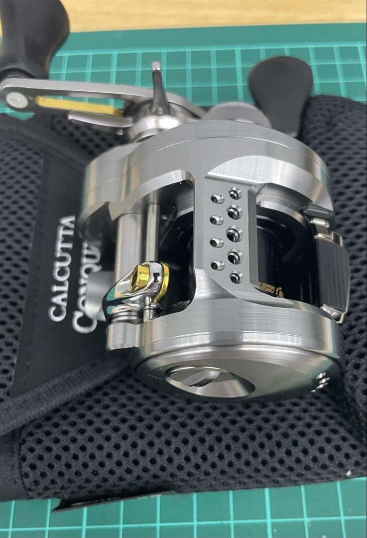 右！シマノ 23カルカッタコンクエストBFS HG RIGHT 7.8