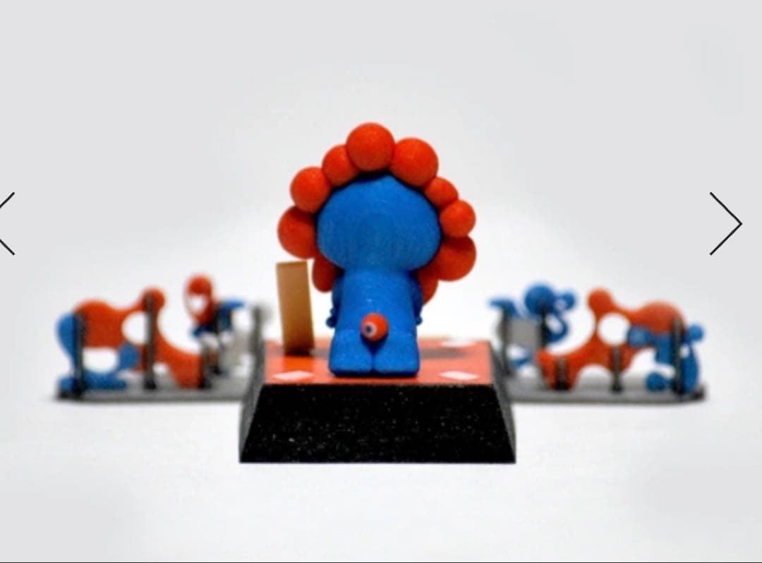 万博公式ライセンス商品のミャクミャク　1/150フィギュア+会場内フィギュア