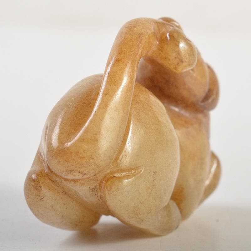 中国　玉石白玉彫刻　神獣　根付　紙鎮　置物　C　7706E